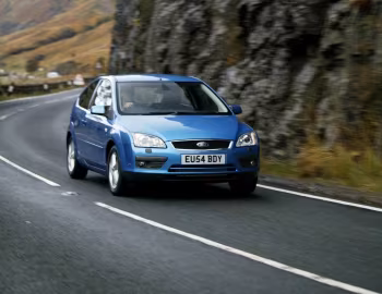Ford Focus 3-door [UK-spec] (DA3) '2004–08