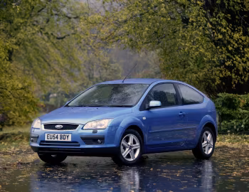 Ford Focus 3-door [UK-spec] (DA3) '2004–08