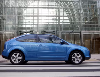 Ford Focus 3-door [UK-spec] (DA3) '2004–08