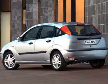 Ford Focus 5-door [South Africa] '2003–04