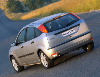 Ford Focus 5-door [South Africa] '2003–04