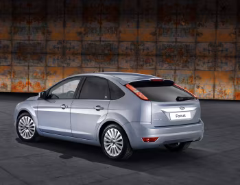 Ford Focus Ghia 5-door [Worldwide] (DA3) '2008–11