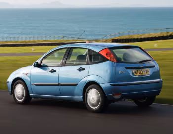 Ford Focus 5-door [UK-spec] '2001–04