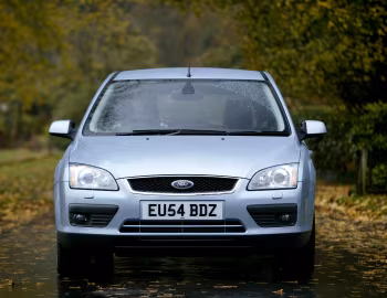 Ford Focus 5-door [UK-spec] (DA3) '2004–08