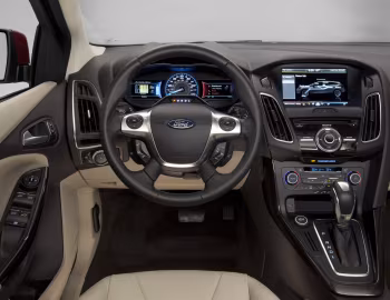 Торпедо 2015–18 Ford Focus Electric (DYB) '2014–05.2018