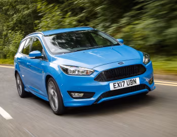 Ford Focus Estate ST-Line [UK-spec] (DYB) '2016–18