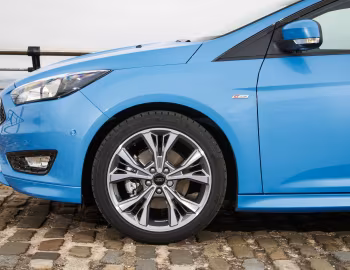 Ford Focus Estate ST-Line [UK-spec] (DYB) '2016–18