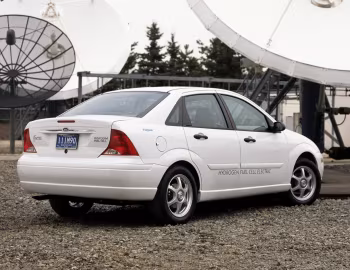 Ford Focus FCV (DFW) '2002–07