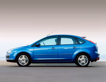 Ford Focus Ghia 5-door [Worldwide] (DA3) '2004–08