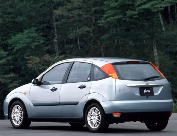 Ford Focus Ghia [Japan] (DBW) '03.2000–02.2002