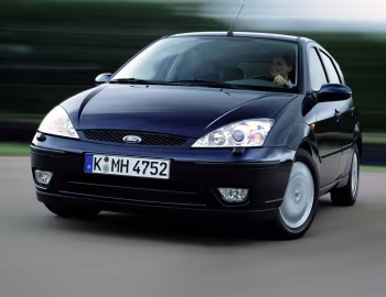 Ford Focus Ghia 5-door [Worldwide] '2001–04