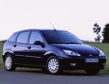 Ford Focus Ghia 5-door [Worldwide] '2001–04