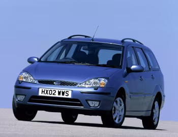 Ford Focus Ghia Estate [UK-spec] (DNW) '2001–04