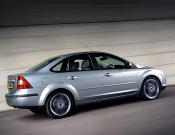 Ford Focus Ghia Sedan [UK-spec] (DB3) '2004–08