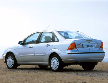 Ford Focus Ghia Sedan [Worldwide] '2001–04