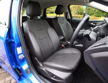 Інтэр'ер Ford Focus S [Japan] (DYB) '10.2015–12.2016