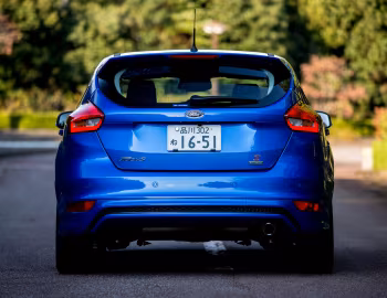 Ford Focus S [Japan] (DYB) '10.2015–12.2016