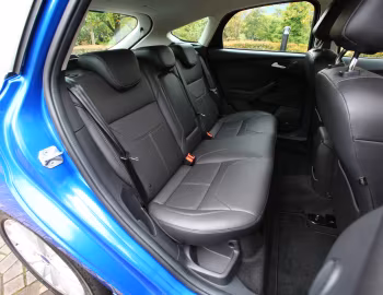 Інтэр'ер Ford Focus S [Japan] (DYB) '10.2015–12.2016