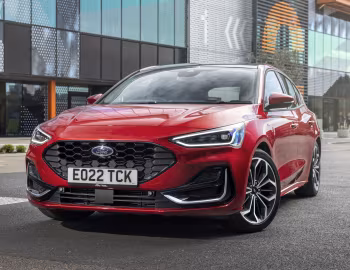 Ford Focus ST-Line [UK-spec] '2022–25
