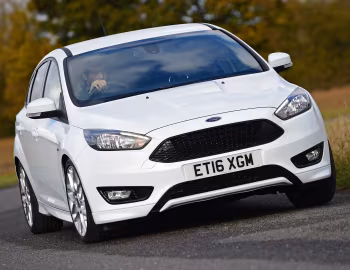 Ford Focus ST-Line [UK-spec] (DYB) '2016–18