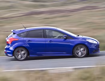 Ford Focus ST [UK-spec] (DYB) '2012–14