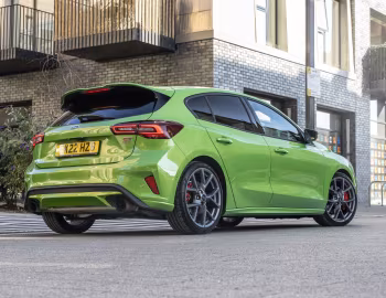 Ford Focus ST [UK-spec] '2022–25