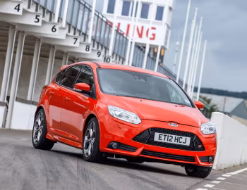 Ford Focus ST [UK-spec] (DYB) '2012–14