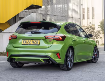 Ford Focus ST [UK-spec] '2022–25