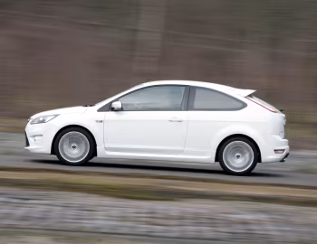 Ford Focus ST 3-door [UK-spec] (DA3) '2008–12.2010