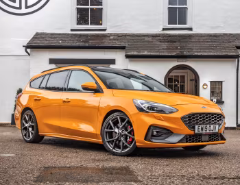 Ford Focus ST Estate [UK-spec] '2019–22