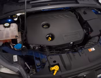 Bajo el capó Ford Focus Titanium [UK-spec] (DYB) '02.2011–14