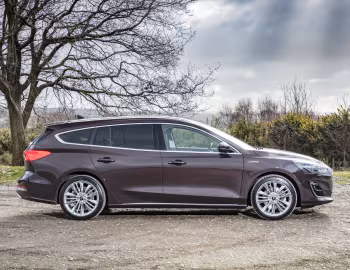 Ford Focus Vignale Estate [UK-spec] '2018–22