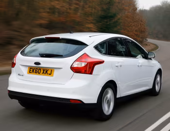 Ford Focus Zetec [UK-spec] (DYB) '02.2011–14