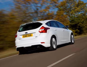 Ford Focus Zetec S [UK-spec] (DYB) '11.2011–14