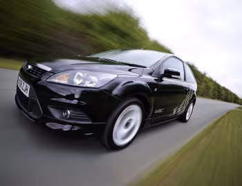Ford Focus Zetec S 3-door [UK-spec] (DA3) '2008–11