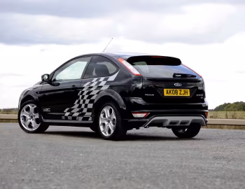 Ford Focus Zetec S 3-door [UK-spec] (DA3) '2008–11