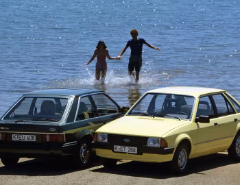 Ford Escort 1.6 Ghia 3-door Hatchback, Ford Escort L 5-door