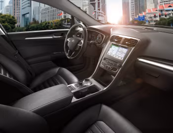 Интерьер 2019–20 Ford Fusion Energi [North America] '2018–20