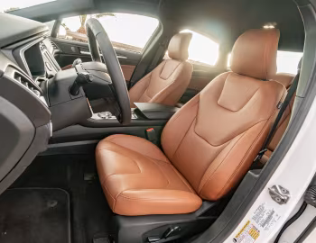 Интерьер 2019–20 Ford Fusion Energi [North America] '2018–20