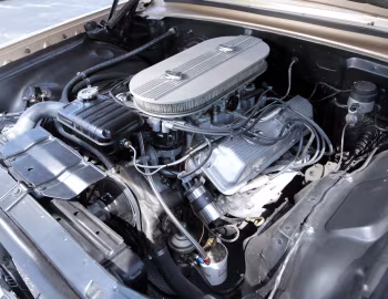 Bajo el capó 1964 Ford Galaxie 500 XL Club Victoria (63C-63)