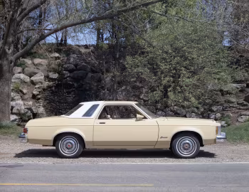 1976 Ford Granada 2-door Sedan (66Н)