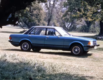 Ford Granada GL 4-door Saloon [UK-spec] '1977–81
