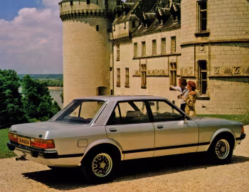 Ford Granada L 4-door Saloon [UK-spec] '1977–81