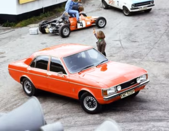 Ford Granada S 4-door Saloon [UK-spec] '1975–77