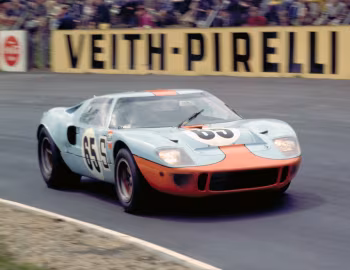 Ford GT40 Lightweight Race Car (P/1075) '1968