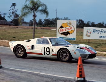Ford GT40 Race Car (P/1026) '1966