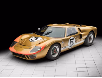 Ford GT40 Race Car by Holman-Moody (P/1016) '1966