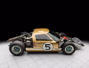 Ford GT40 Race Car by Holman-Moody (P/1016) '1966