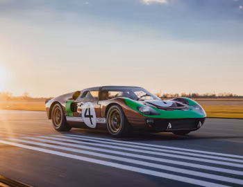 Ford GT40 Race Car by Holman-Moody (P/1032) '1966