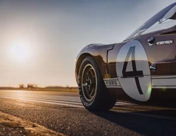 Ford GT40 Race Car by Holman-Moody (P/1032) '1966
